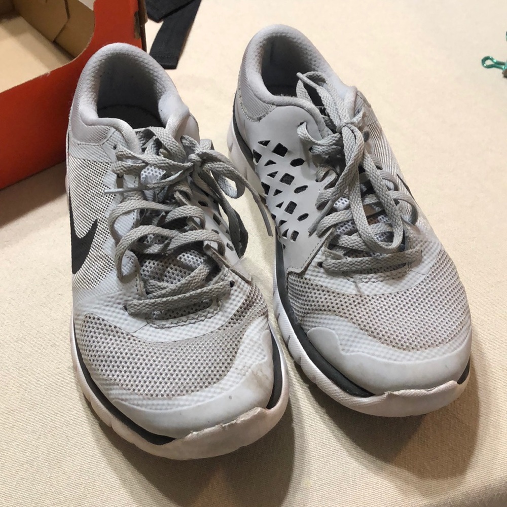 Nike tennis shoes